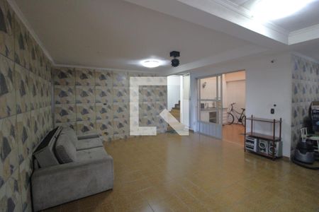 Casa à venda com 334m², 3 quartos e 4 vagasPorão