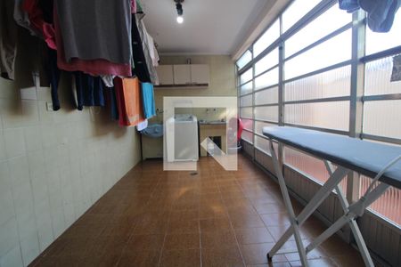 Casa à venda com 334m², 3 quartos e 4 vagasLavanderia