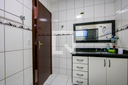 Casa à venda com 350m², 4 quartos e 3 vagas Casa à venda com 350m², 4 quartos e 3 vagasBanheiro do quarto 2