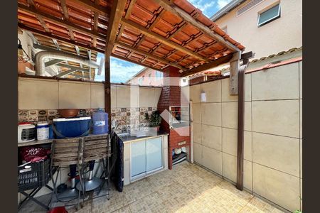 Casa de condomínio à venda com 85m², 3 quartos e 1 vagaÁrea de Serviço e Gourmet