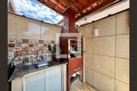 Casa de condomínio à venda com 85m², 3 quartos e 1 vagaÁrea de Serviço e Gourmet