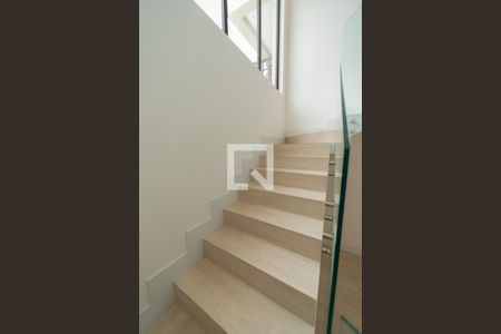 Escada de acesso de apartamento à venda com 4 quartos, 708m² em Alphaville Empresarial, Barueri