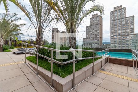 Apartamento à venda com 708m², 4 quartos e 7 vagas Apartamento à venda com 708m², 4 quartos e 7 vagasPiscina