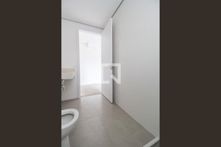Apartamento à venda com 708m², 4 quartos e 7 vagas Apartamento à venda com 708m², 4 quartos e 7 vagasBanheiro da Suíte 2