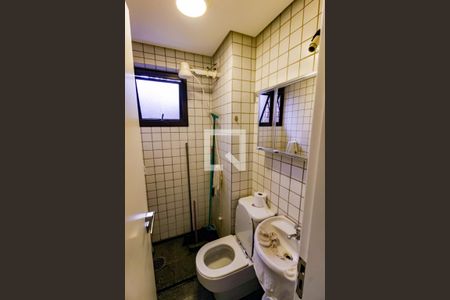 Apartamento à venda com 197m², 4 quartos e 3 vagasBanheiro de serviço