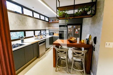 Apartamento à venda com 197m², 4 quartos e 3 vagasCozinha - Armários