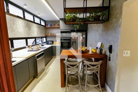 Apartamento à venda com 197m², 4 quartos e 3 vagasCozinha - Armários