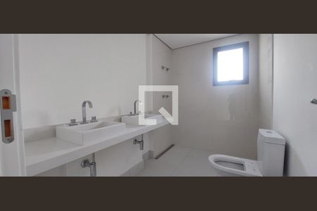 Apartamento à venda com 163m², 3 quartos e 4 vagasBanheiro Quarto 1 suíte