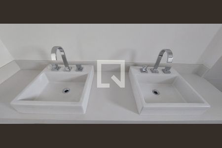 Apartamento à venda com 163m², 3 quartos e 4 vagasBanheiro Quarto 1 suíte