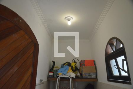 Casa à venda com 186m², 2 quartos e 3 vagasBanheiro de serviço