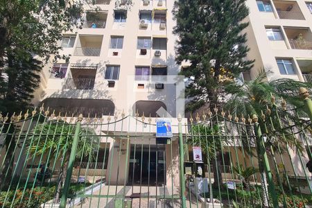 Apartamento à venda com 55m², 2 quartos e 1 vaga Apartamento à venda com 55m², 2 quartos e 1 vagaFachada / placa