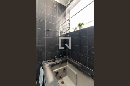Apartamento à venda com 300m², 3 quartos e 3 vagas Apartamento à venda com 300m², 3 quartos e 3 vagasBanheiro 2