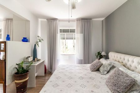 Apartamento à venda com 300m², 3 quartos e 3 vagas Apartamento à venda com 300m², 3 quartos e 3 vagasQuarto da Suíte