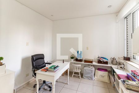 Apartamento à venda com 300m², 3 quartos e 3 vagas Apartamento à venda com 300m², 3 quartos e 3 vagasEscritório