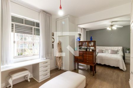 Apartamento à venda com 300m², 3 quartos e 3 vagas Apartamento à venda com 300m², 3 quartos e 3 vagasCloset da Suíte