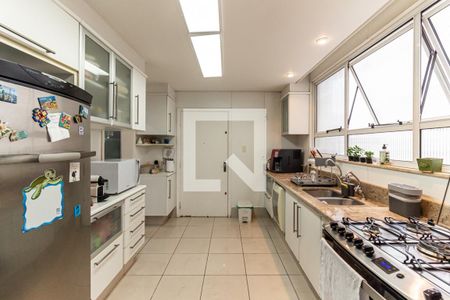 Apartamento à venda com 300m², 3 quartos e 3 vagas Apartamento à venda com 300m², 3 quartos e 3 vagasCozinha