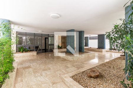 Apartamento à venda com 300m², 3 quartos e 3 vagas Apartamento à venda com 300m², 3 quartos e 3 vagasHall de Entrada