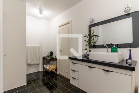 Apartamento à venda com 300m², 3 quartos e 3 vagas Apartamento à venda com 300m², 3 quartos e 3 vagasBanheiro da Suíte