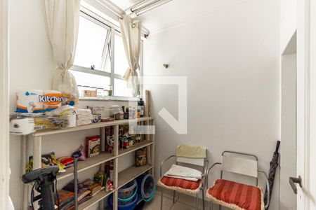 Apartamento à venda com 300m², 3 quartos e 3 vagas Apartamento à venda com 300m², 3 quartos e 3 vagasQuarto de Serviço