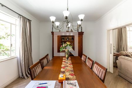 Apartamento à venda com 300m², 3 quartos e 3 vagas Apartamento à venda com 300m², 3 quartos e 3 vagasSala de Jantar