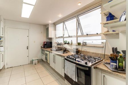 Apartamento à venda com 300m², 3 quartos e 3 vagas Apartamento à venda com 300m², 3 quartos e 3 vagasCozinha