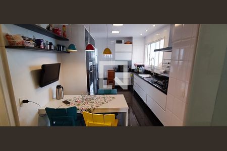 Apartamento à venda com 145m², 3 quartos e 3 vagas Apartamento à venda com 145m², 3 quartos e 3 vagasCozinha