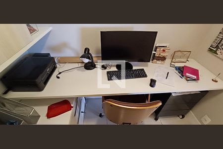 Apartamento à venda com 145m², 3 quartos e 3 vagas Apartamento à venda com 145m², 3 quartos e 3 vagasEscritório