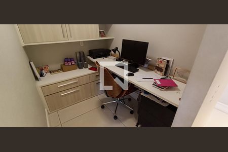 Apartamento à venda com 145m², 3 quartos e 3 vagas Apartamento à venda com 145m², 3 quartos e 3 vagasEscritório