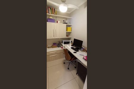 Apartamento à venda com 145m², 3 quartos e 3 vagas Apartamento à venda com 145m², 3 quartos e 3 vagasEscritório