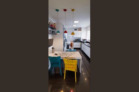 Apartamento à venda com 145m², 3 quartos e 3 vagas Apartamento à venda com 145m², 3 quartos e 3 vagasCozinha