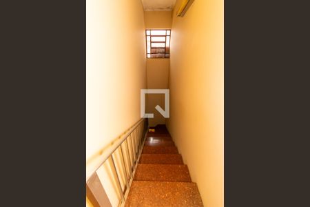 Casa à venda com 180m², 1 quarto e 9 vagasEscada