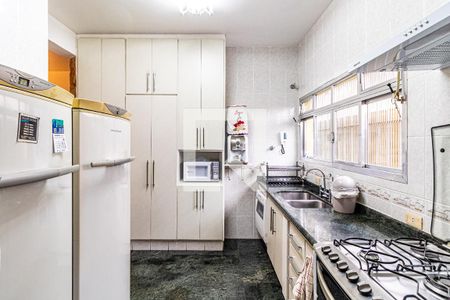 Casa de condomínio à venda com 310m², 4 quartos e 4 vagas Casa de condomínio à venda com 310m², 4 quartos e 4 vagasCozinha