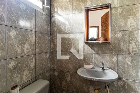 Casa de condomínio à venda com 310m², 4 quartos e 4 vagas Casa de condomínio à venda com 310m², 4 quartos e 4 vagasBanheiro de serviço