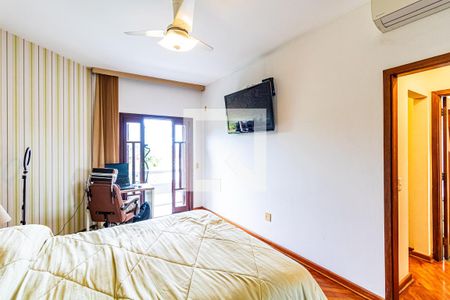 Casa de condomínio à venda com 310m², 4 quartos e 4 vagas Casa de condomínio à venda com 310m², 4 quartos e 4 vagasSuíte 01