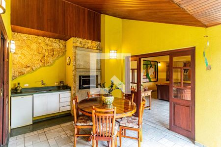 Casa de condomínio à venda com 310m², 4 quartos e 4 vagas Casa de condomínio à venda com 310m², 4 quartos e 4 vagasChurrasqueira