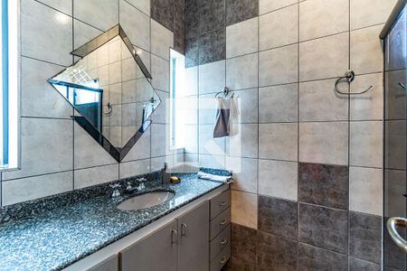 Casa de condomínio à venda com 310m², 4 quartos e 4 vagas Casa de condomínio à venda com 310m², 4 quartos e 4 vagasSuíte 03 - Banheiro