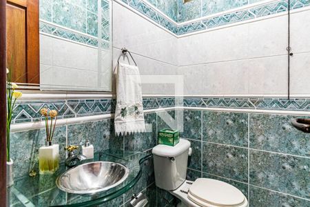 Casa de condomínio à venda com 310m², 4 quartos e 4 vagas Casa de condomínio à venda com 310m², 4 quartos e 4 vagasLavabo