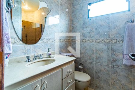 Casa de condomínio à venda com 310m², 4 quartos e 4 vagas Casa de condomínio à venda com 310m², 4 quartos e 4 vagasSuíte 02 - Banheiro