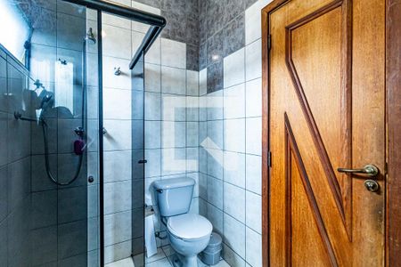 Casa de condomínio à venda com 310m², 4 quartos e 4 vagas Casa de condomínio à venda com 310m², 4 quartos e 4 vagasSuíte 03 - Banheiro