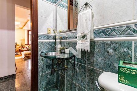 Casa de condomínio à venda com 310m², 4 quartos e 4 vagas Casa de condomínio à venda com 310m², 4 quartos e 4 vagasLavabo