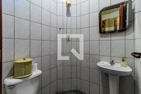Casa de condomínio à venda com 310m², 4 quartos e 4 vagas Casa de condomínio à venda com 310m², 4 quartos e 4 vagasSalão - Banheiro