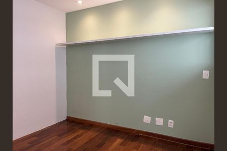 Apartamento à venda com 230m², 4 quartos e 3 vagasEscritório
