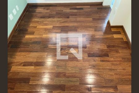 Apartamento à venda com 230m², 4 quartos e 3 vagasEscritório