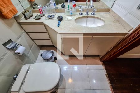 Apartamento à venda com 190m², 4 quartos e 3 vagas Apartamento à venda com 190m², 4 quartos e 3 vagasBanheiro da Suíte 2