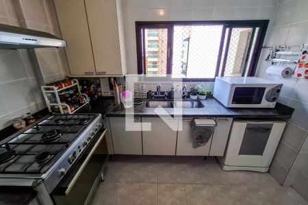 Apartamento à venda com 190m², 4 quartos e 3 vagas Apartamento à venda com 190m², 4 quartos e 3 vagasCozinha