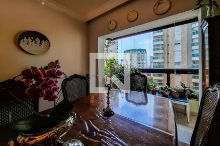 Apartamento à venda com 190m², 4 quartos e 3 vagas Apartamento à venda com 190m², 4 quartos e 3 vagasSala jantar