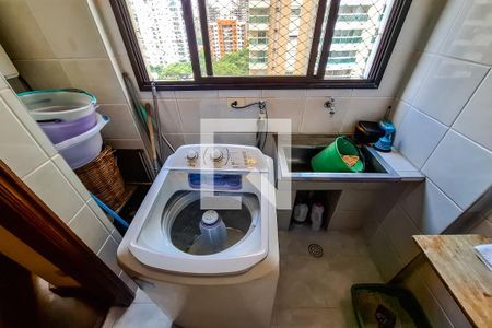 Apartamento à venda com 190m², 4 quartos e 3 vagas Apartamento à venda com 190m², 4 quartos e 3 vagasÁrea de Serviço