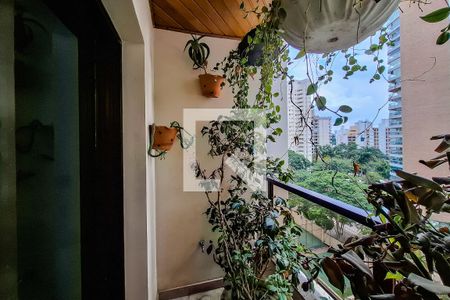 Apartamento à venda com 190m², 4 quartos e 3 vagas Apartamento à venda com 190m², 4 quartos e 3 vagasSuíte 1 Varanda