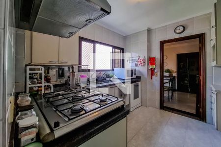 Apartamento à venda com 190m², 4 quartos e 3 vagas Apartamento à venda com 190m², 4 quartos e 3 vagasCozinha