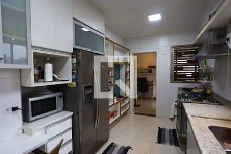 Apartamento à venda com 211m², 4 quartos e 4 vagas Apartamento à venda com 211m², 4 quartos e 4 vagasCozinha